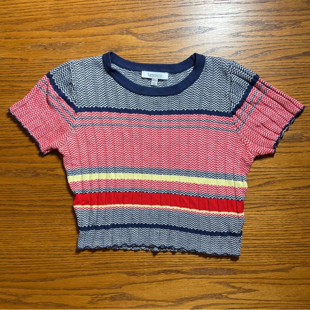 Chevron stripe cropped top short sleeve red blue yellow size L lettuce edge